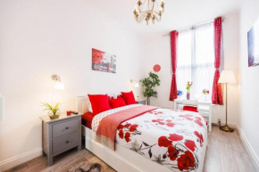 Charming And Bright 12 Bed Flat